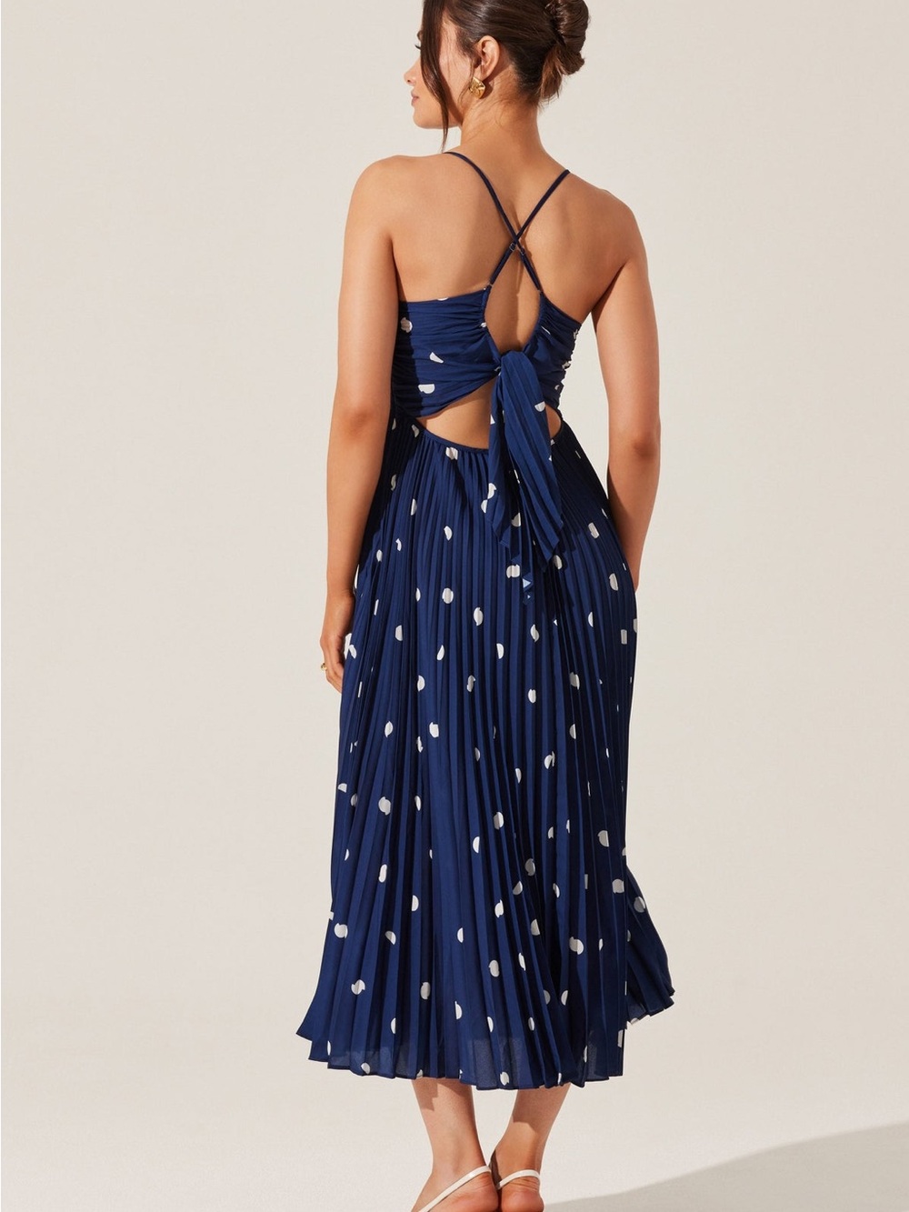 Astr the Label Blythe Navy Polka Dot Pleated Maxi Dress Medium - Picture 6 of 9